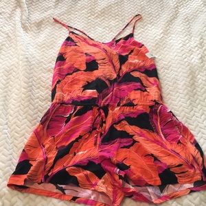 Old navy Hawaiian shorts romper!